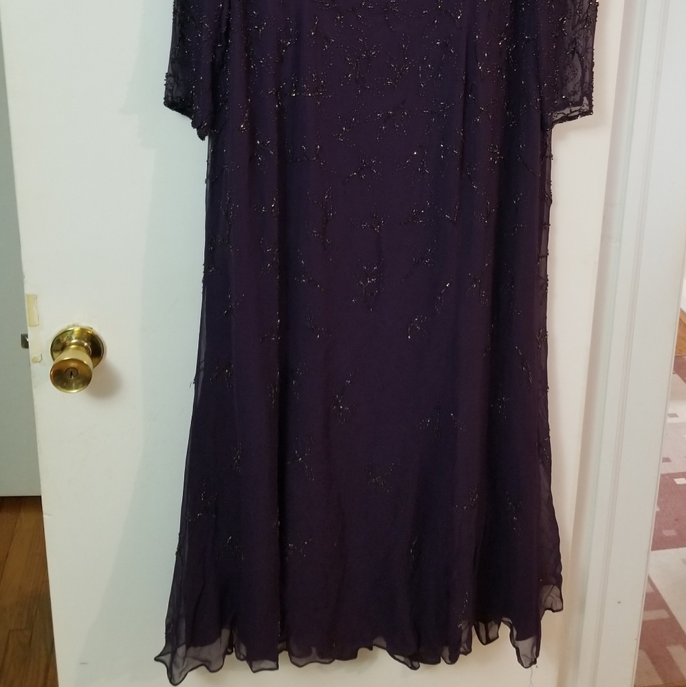 ELEGANT DRESS - Picture 4 of 7
